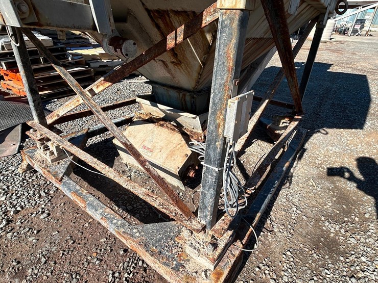 adams-weight-hopper-image-15