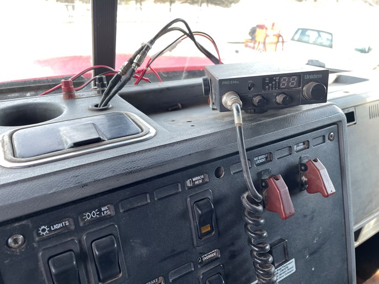 2001-mack-cl713-image-28