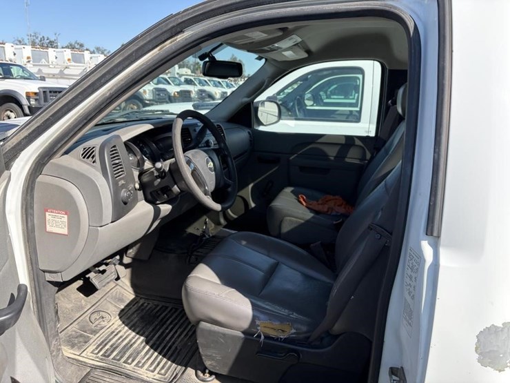 2011-chevrolet-2500-image-7