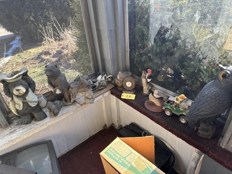 outdoor-yard-ornaments-&-displays-image-1