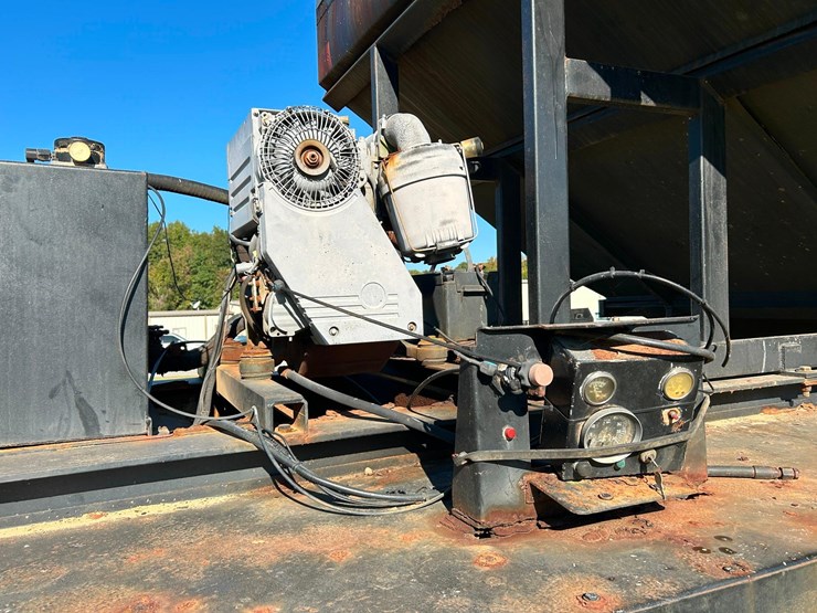 2011-magnolia-trailer-image-11