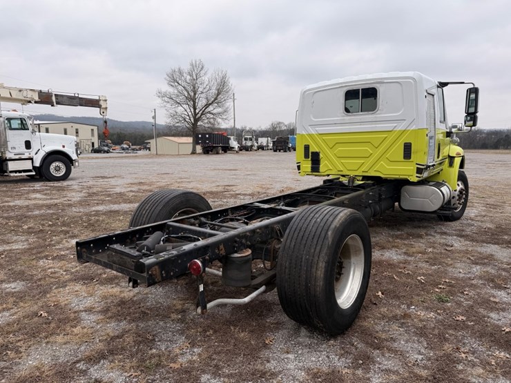 2012-international-durastar-4300-image-3