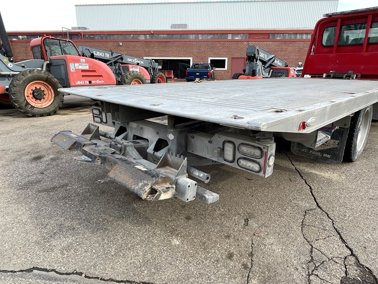 2018-peterbilt-337-image-37