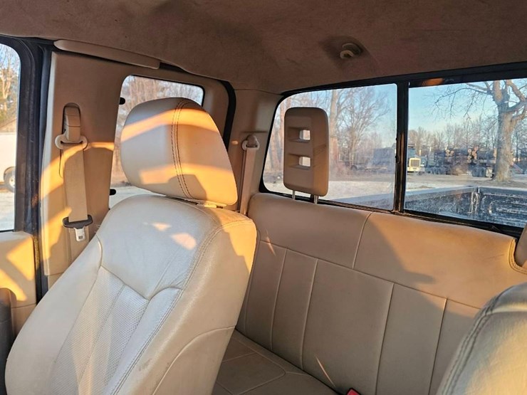 2011-ford-f250-lariat-image-6