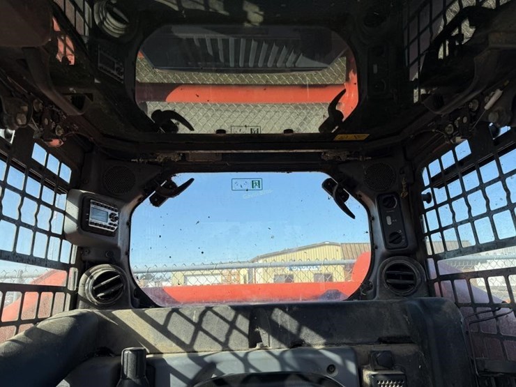 kubota-ssv65-image-9