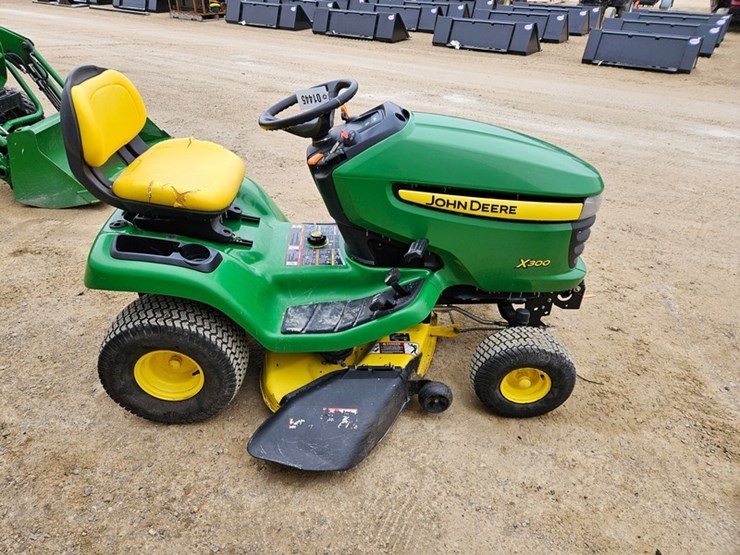 john-deere-x300-image-6