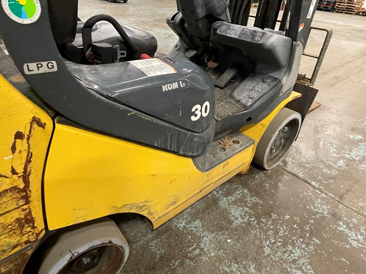 #169-•-2013-komatsu-30-propane-forklift-image-23