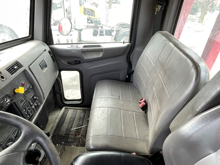 2018-peterbilt-337-image-72