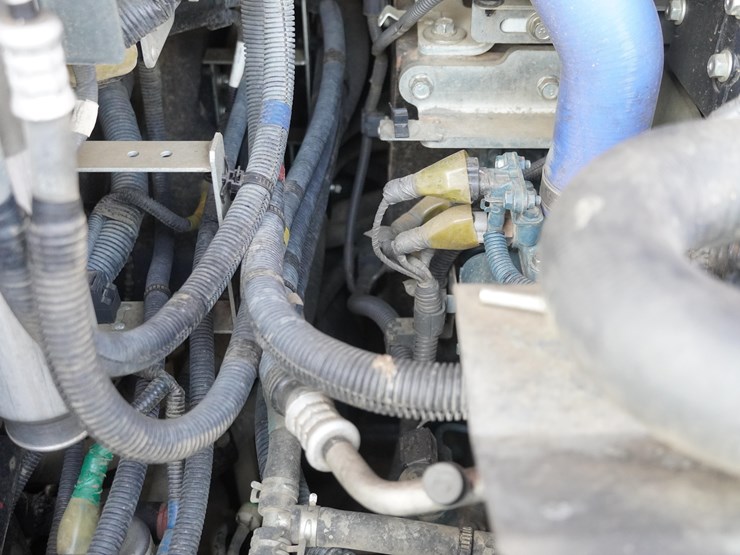 2017-kubota-3800-image-34