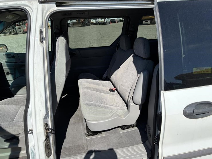 2003-ford-windstar-image-12