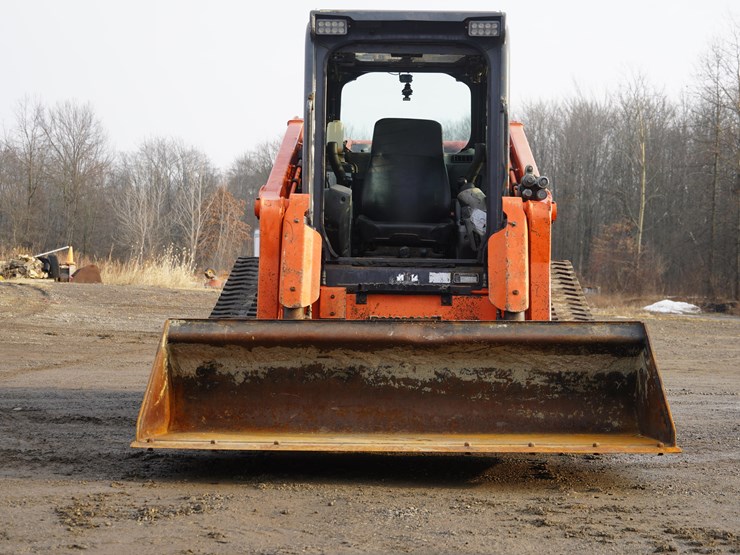 2017-kubota-3800-image-6