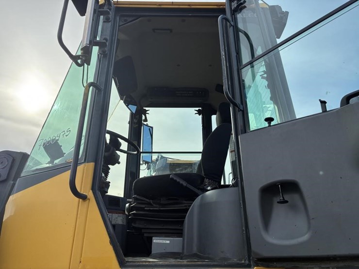 2004-komatsu-w200pt-wheel-loader-image-14