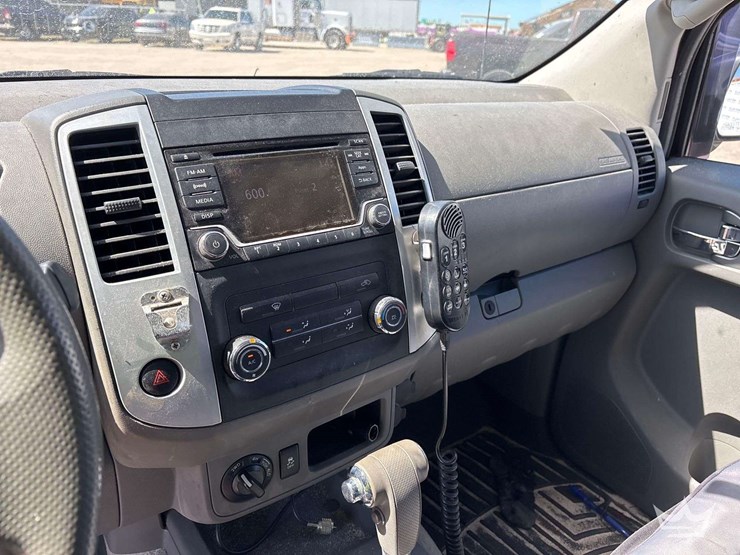 2015-nissan-frontier-image-24