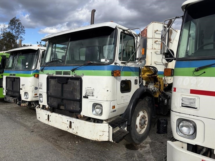 2008-autocar-wxr64-image-1