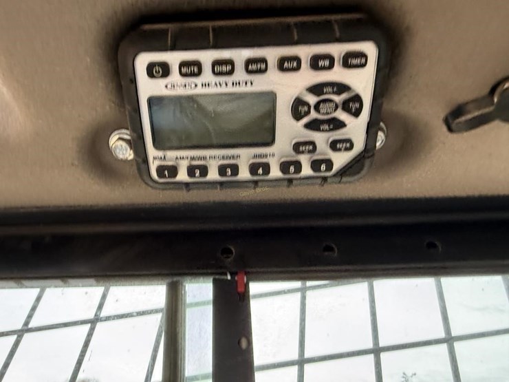 2012-case-sv250-image-11