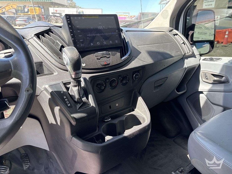 2015-ford-transit-image-21