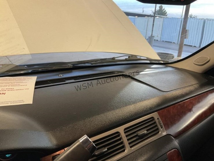 2013-chevrolet-tahoe-image-18