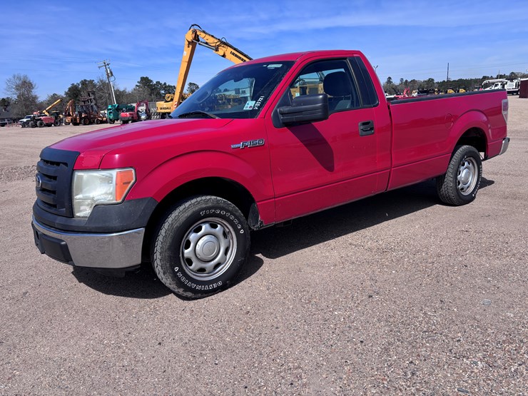 2011-ford-f150-xl-image-1