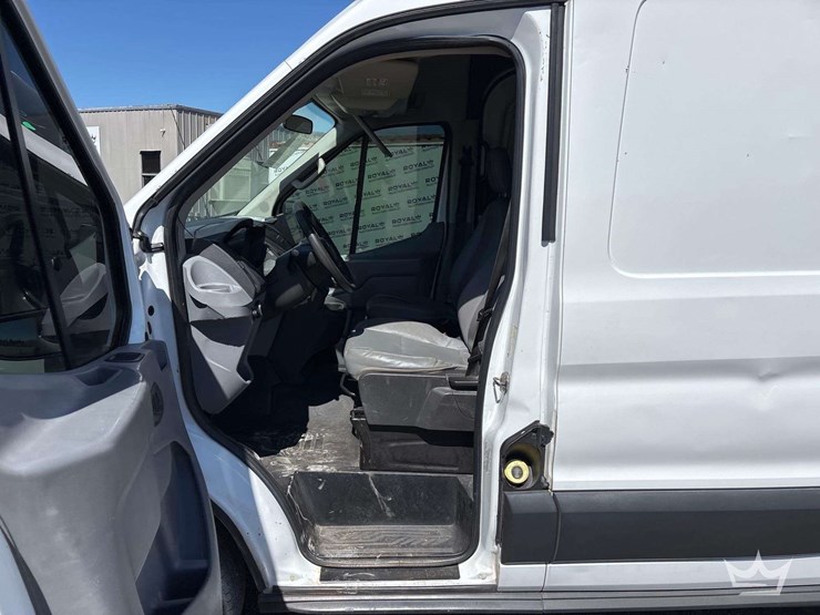 2015-ford-transit-image-17