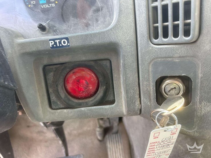 2006-international-durastar-4200-image-31