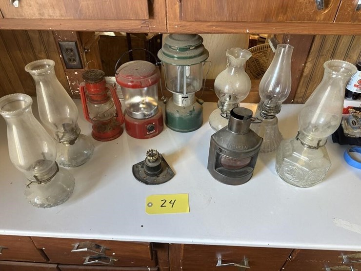 vintage-oil/keorsene-lamps-image-1