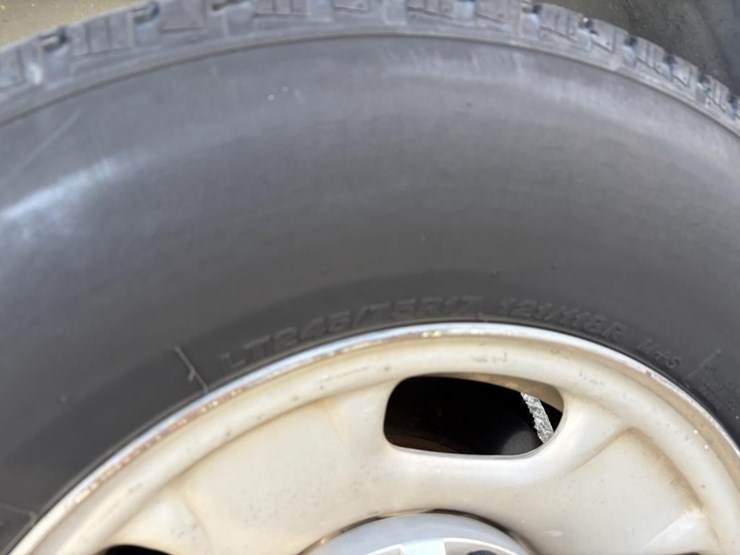 2011-chevrolet-2500-image-28