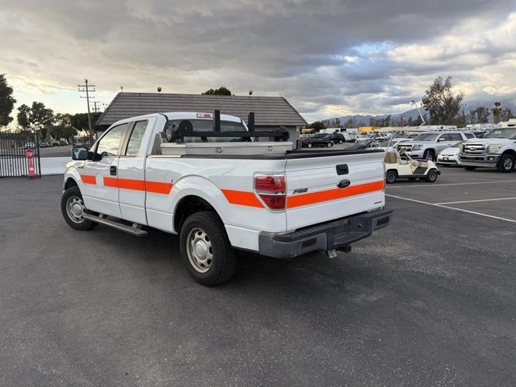 2013-ford-f150-xl-image-4