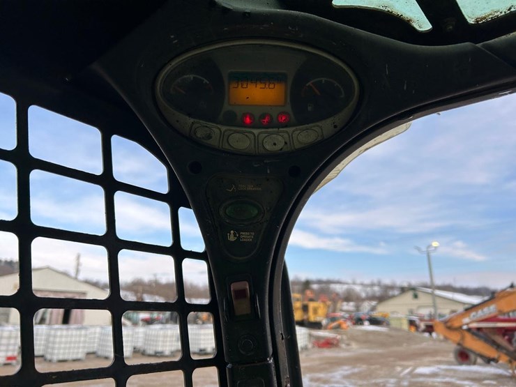 2017-bobcat-t450-image-22