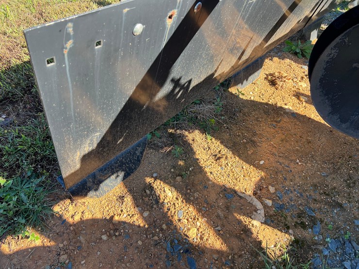 2021-white-251-image-18