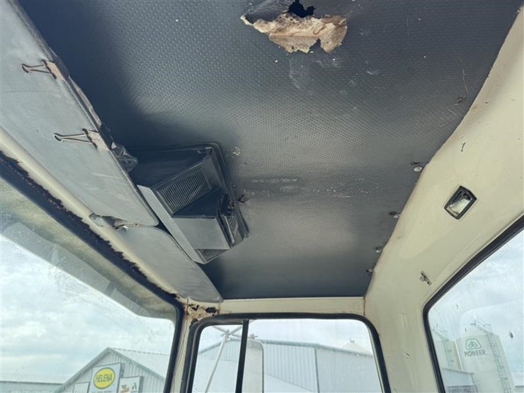 1985-ford-ltl9000-image-46