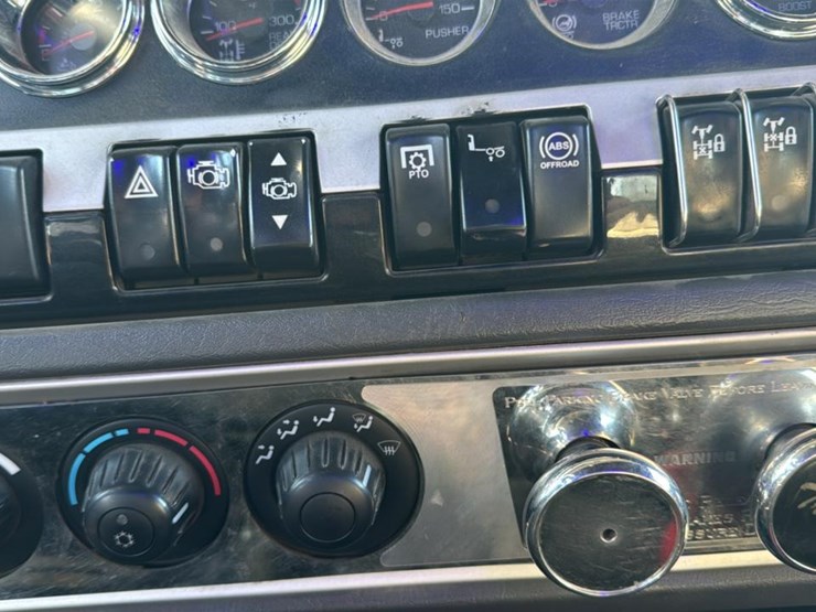 #119-•-2018-kenworth-log-truck-image-56