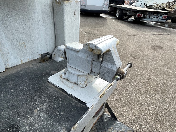 2017-dodge-ram-5500-image-30