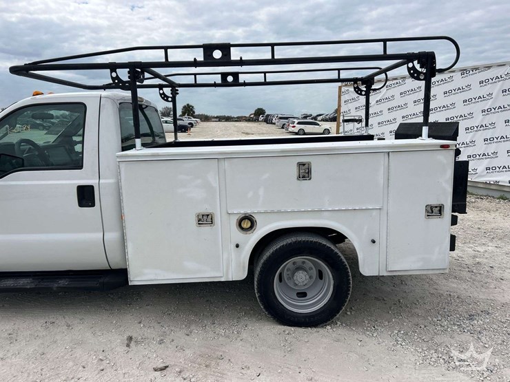 2013-ford-f350-image-16