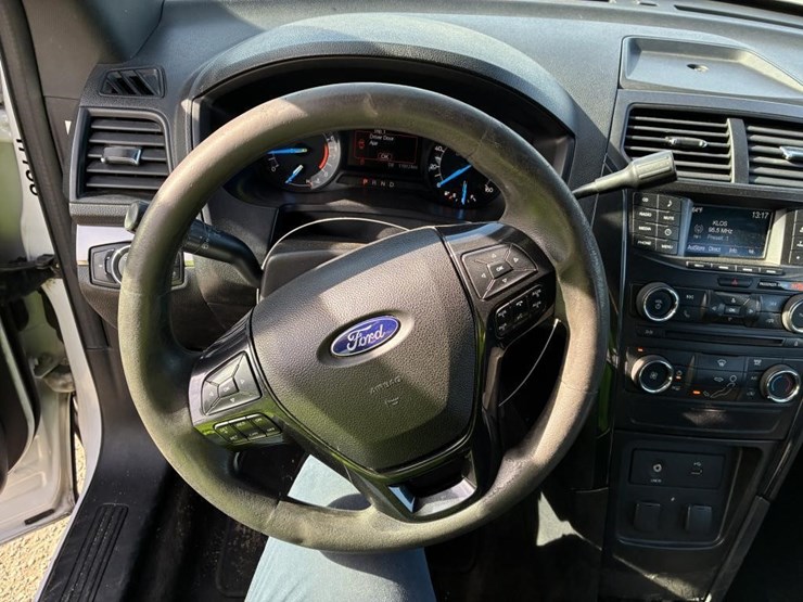 2018-ford-explorer-image-13