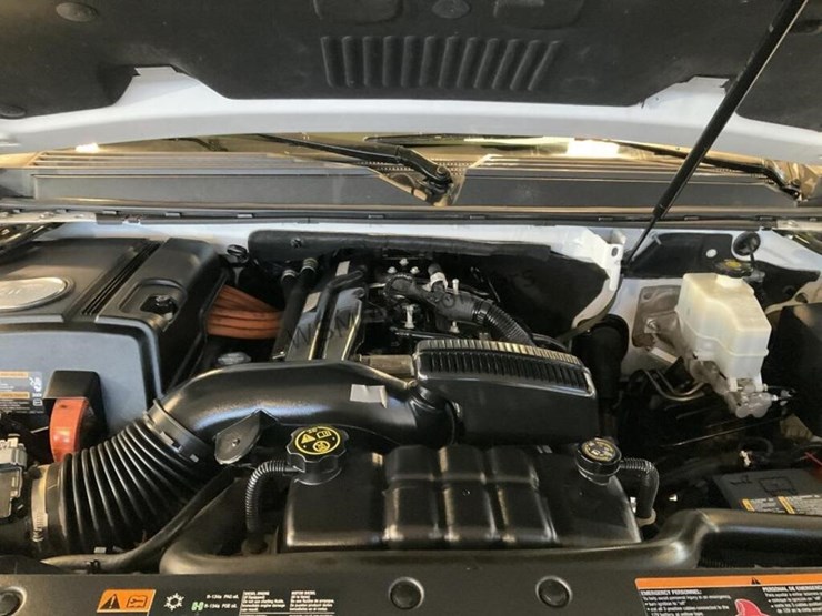 2013-chevrolet-tahoe-image-10