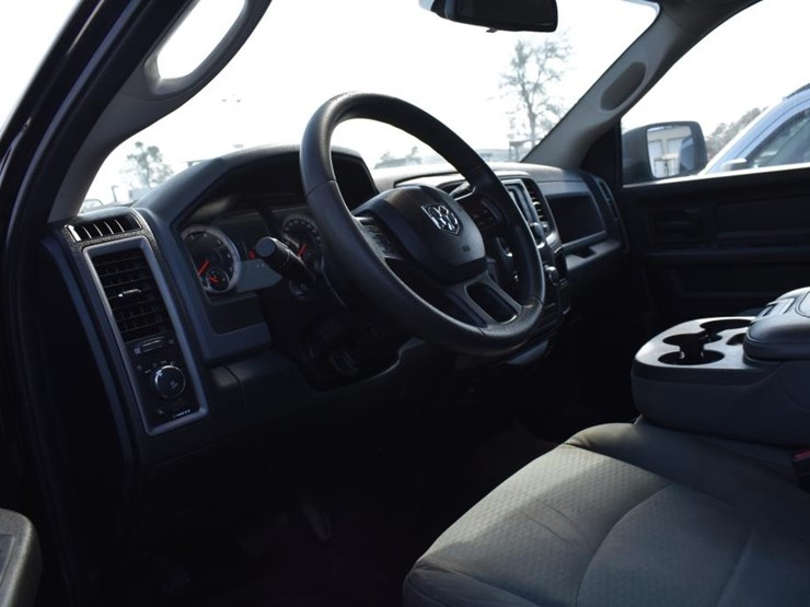 2014-dodge-1500-image-12