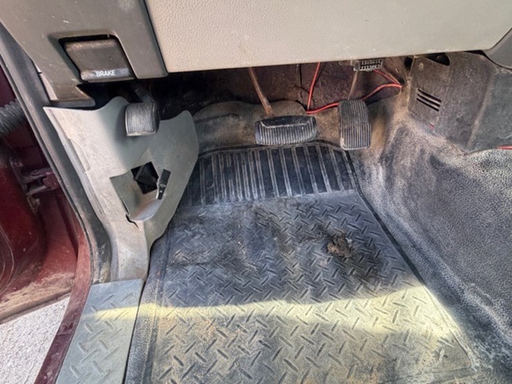 2005-ford-f150-xl-image-37