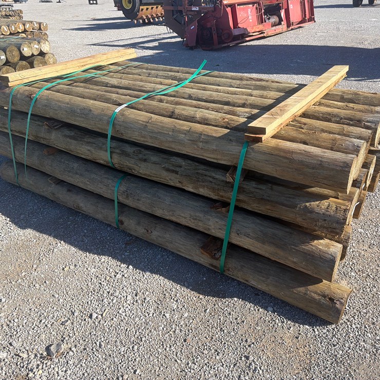 #23774 • BUNDLE OF (28) WOODEN POSTS