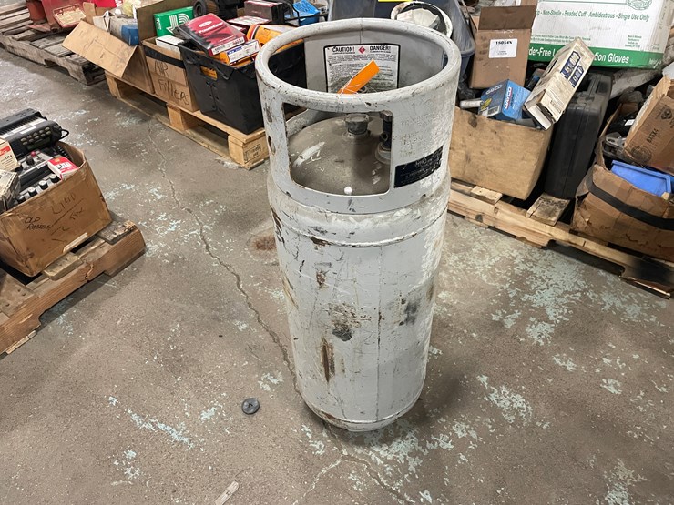 #7667-•-forklift-propane-tank-image-1