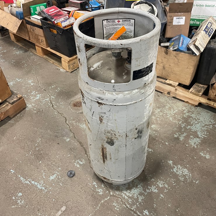 #7667 • Forklift Propane Tank