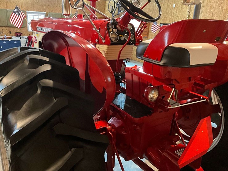 1961-farmall-560-image-9