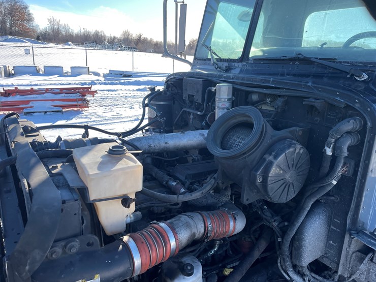 #1459-•-2008-peterbilt-pb335-hook-truck-(has-mn-title)-image-6