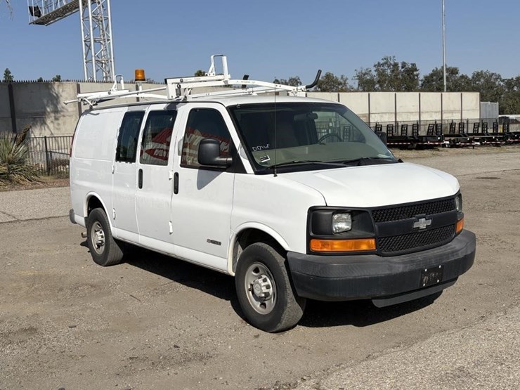 2006-utility-van-image-2