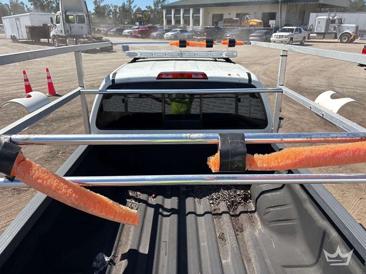 2015-nissan-frontier-image-15