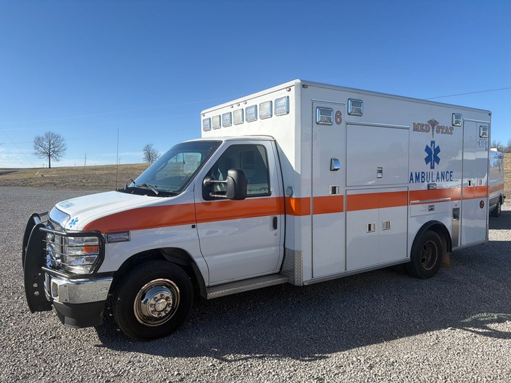 2021-ford-e450-image-1