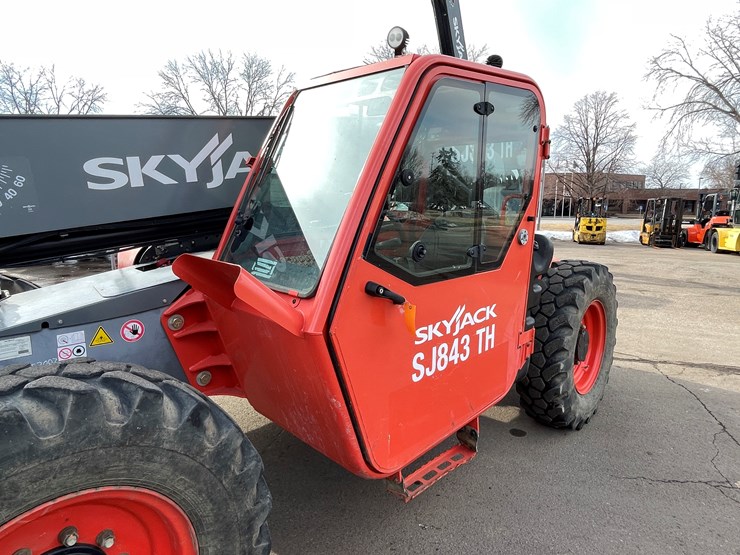 #130-•-2018-skyjack-sj843-telehandler-image-17