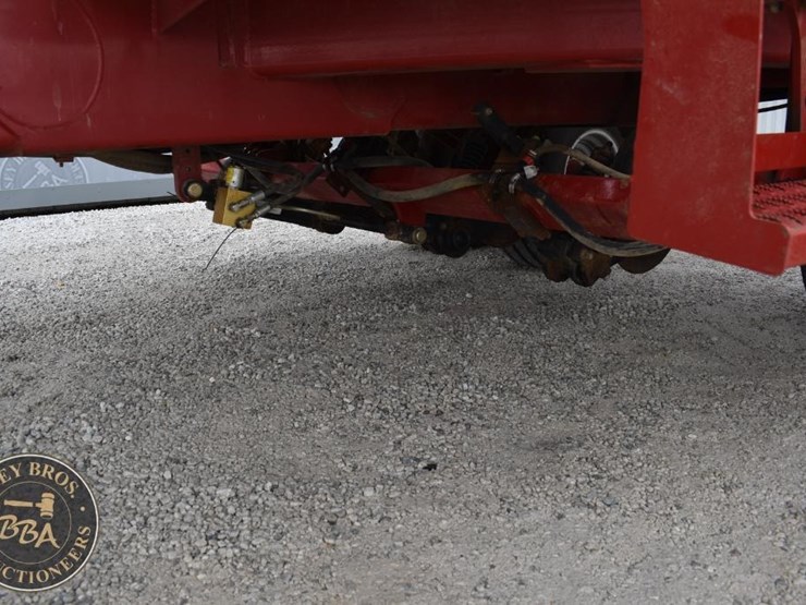 2010-case-ih-1240-image-39