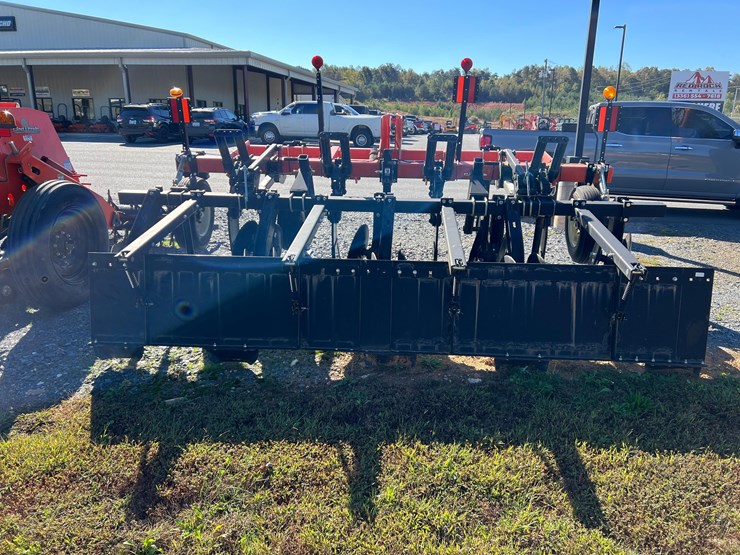 2021-white-251-image-7