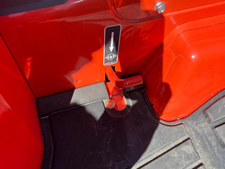 2023-kubota-l3560-image-30