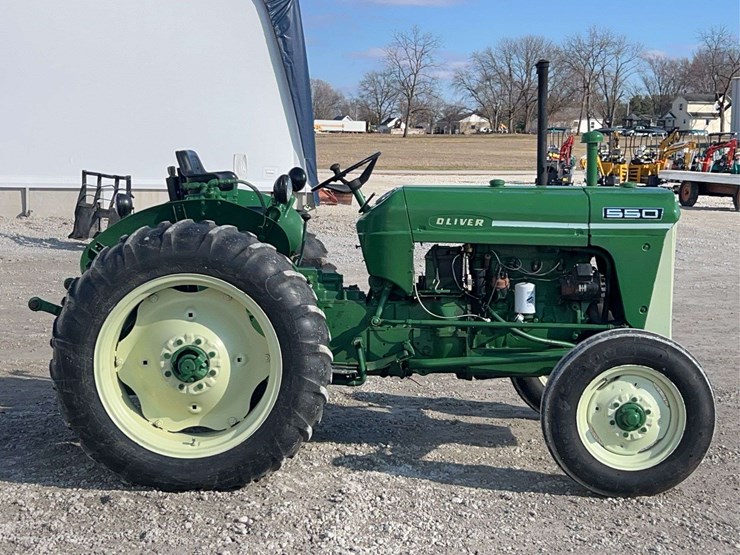 oliver-550-image-2